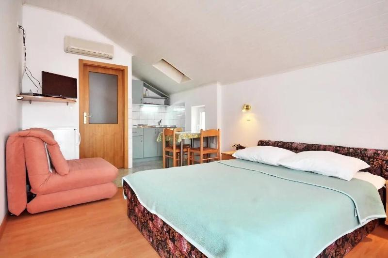 Apartment Toma - image 13