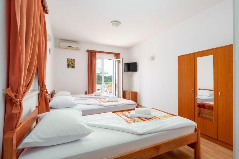 Apartments Mat - image 14