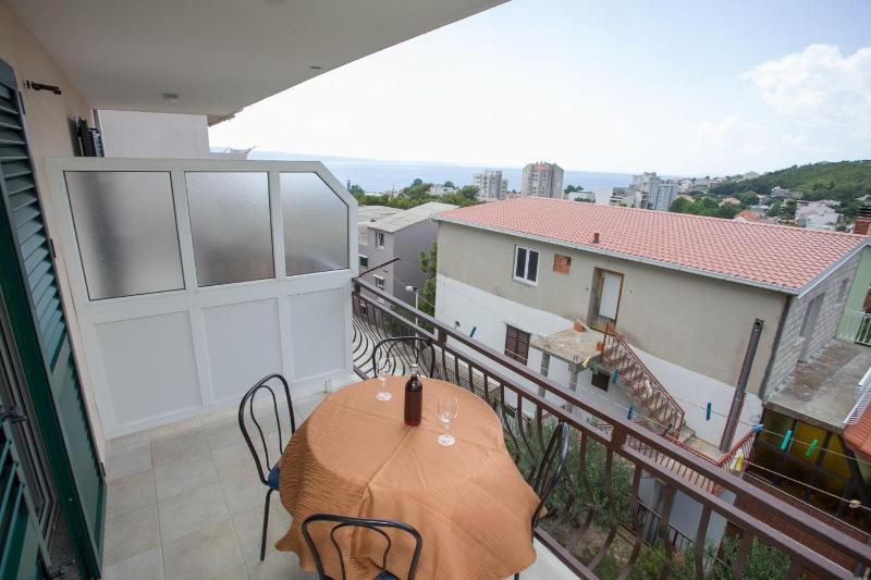 One-Bedroom Apartment image 1