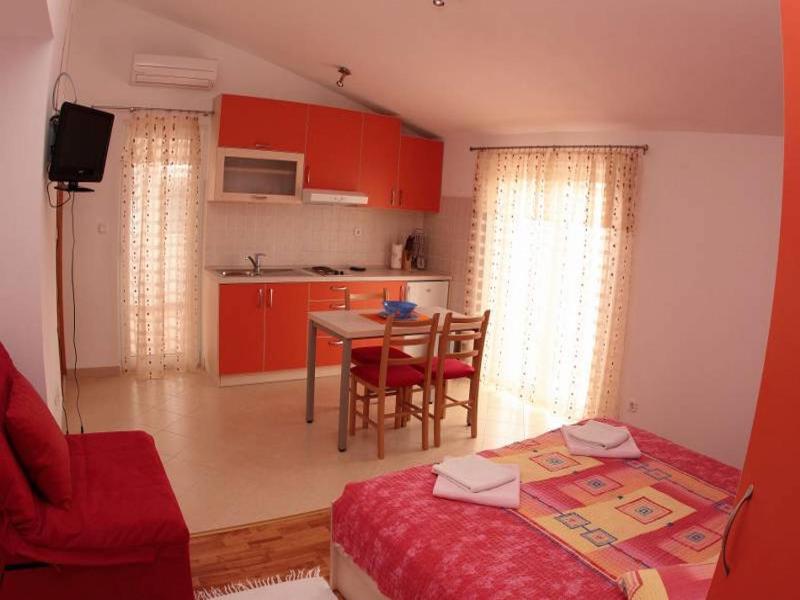 Studio with Terrace image 4