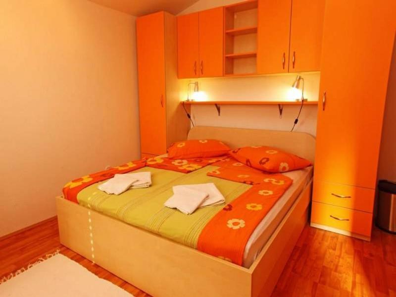 Studio - Ground Floor image 3