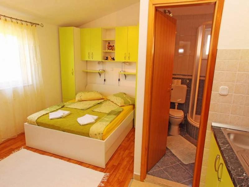 Standard Studio - Ground Floor image 3