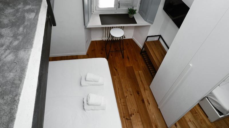 Farini 74 Design Apartment - Metro M3 WiFi AC - image 16