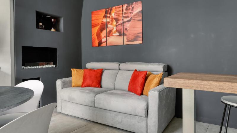 Farini 74 Design Apartment - Metro M3 WiFi AC - image 3