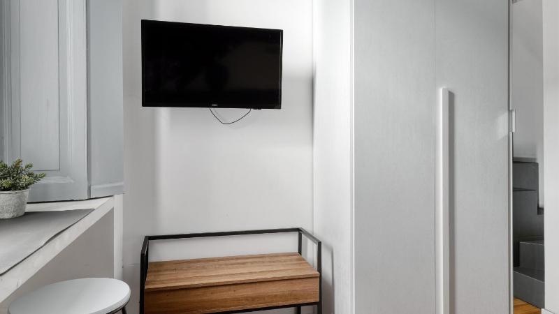 Farini 74 Design Apartment - Metro M3 WiFi AC - image 7