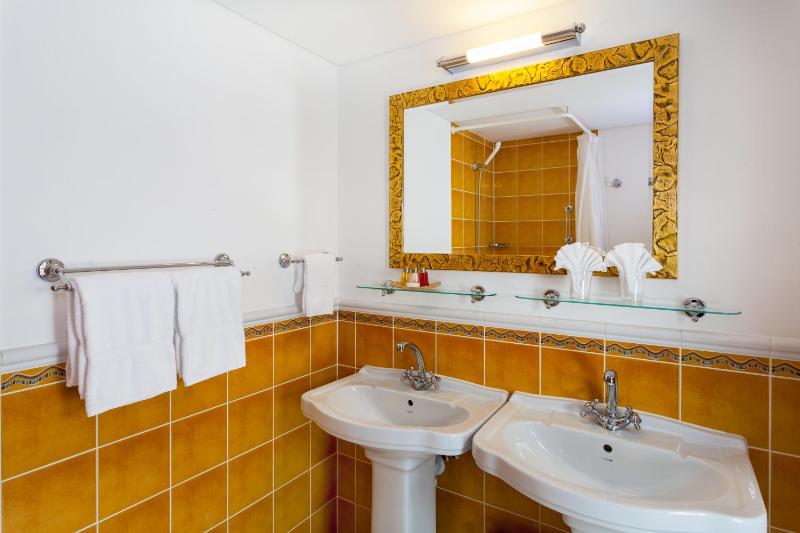 Triple Room image 3