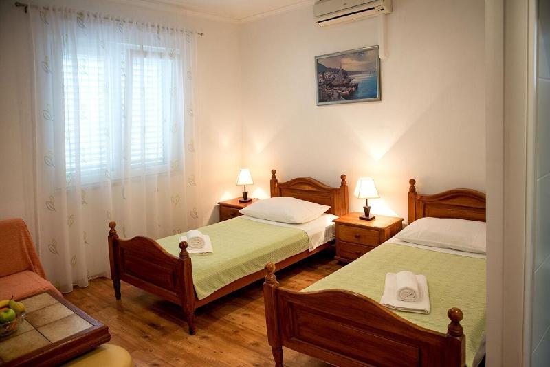 Apartments and Rooms Robi - image 40