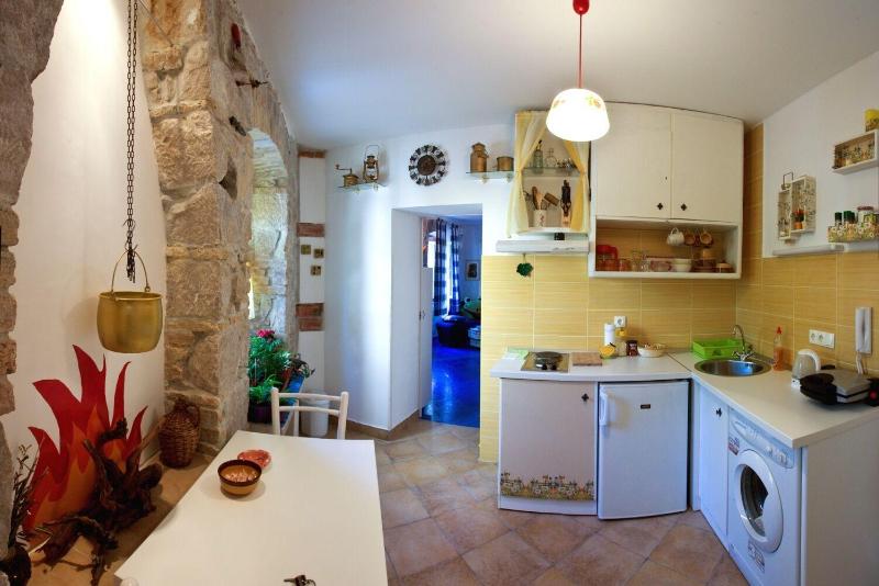 Apartment Happy - image 11