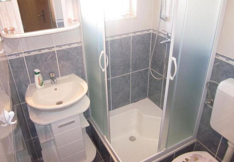 One-Bedroom Apartment image 2