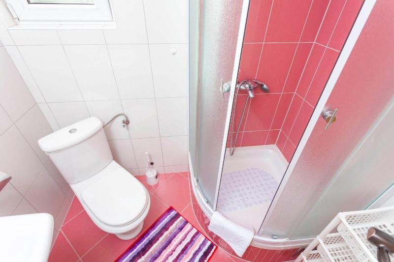 Four-Bedroom Holiday Home image 3