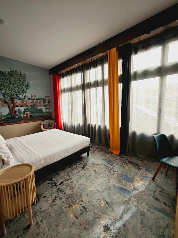 Deluxe Double Room - City Side image 4