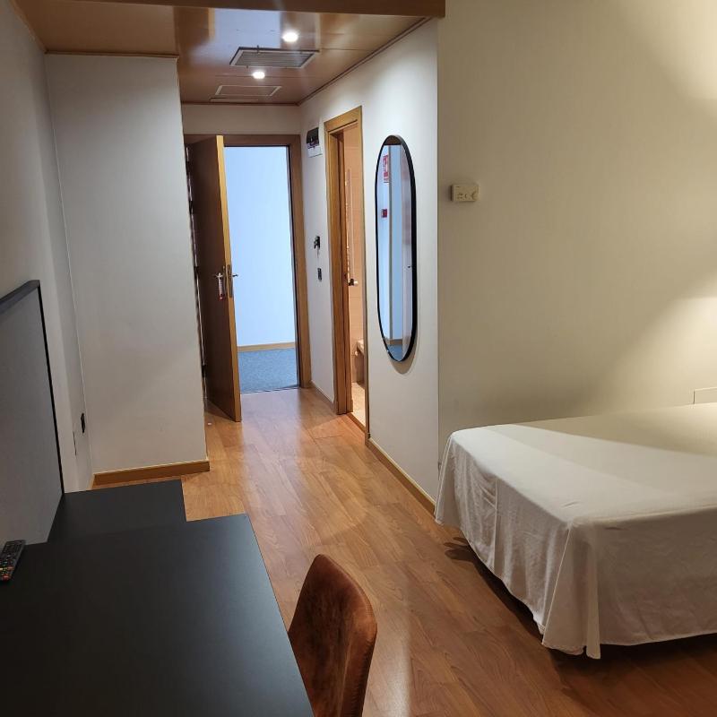 Double or Twin Room with Extra Bed image 1