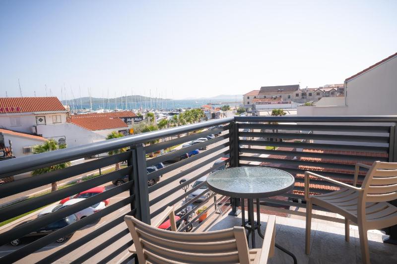 Apartments Centar - image 9