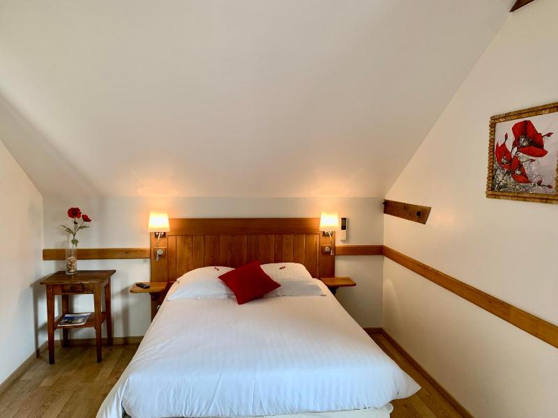 Triple Room with Garden View image 3