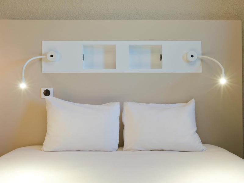 Standard Double Room image 3