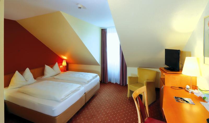Comfort Single Room image 3