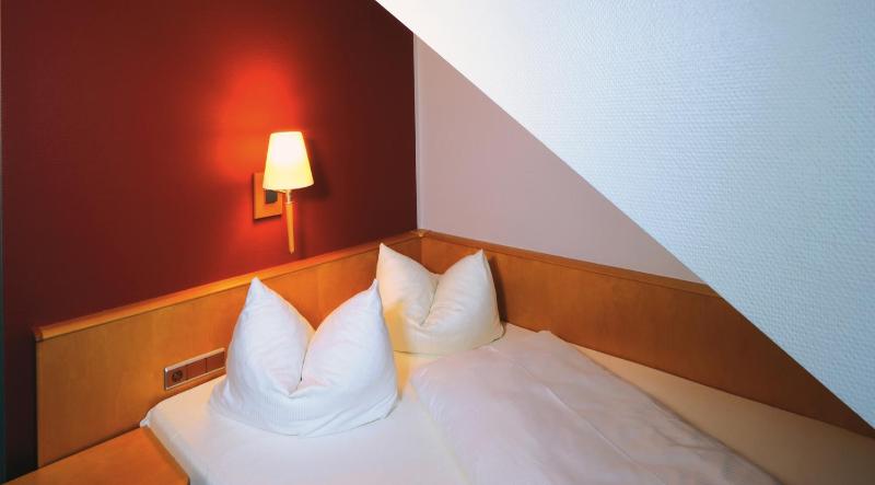 Comfort Single Room image 2