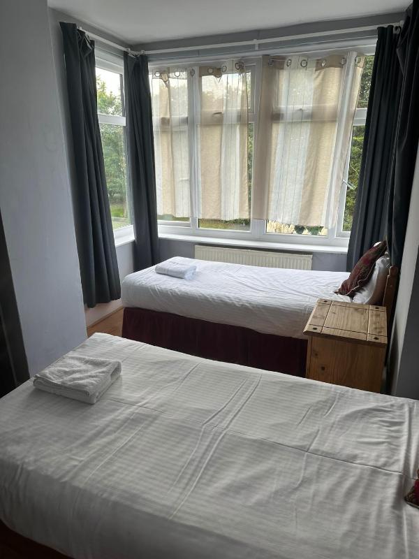 Quadruple Room image 4