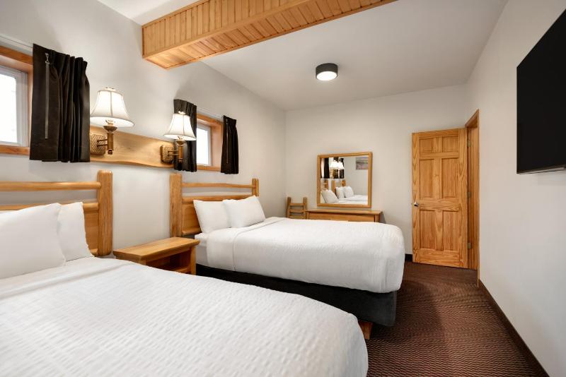 One-Bedroom Suite image 4