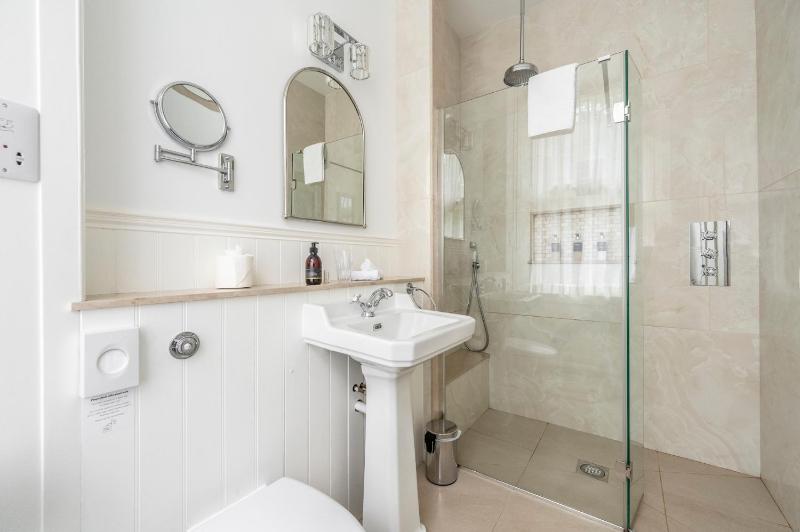 Premium Double Room image 1