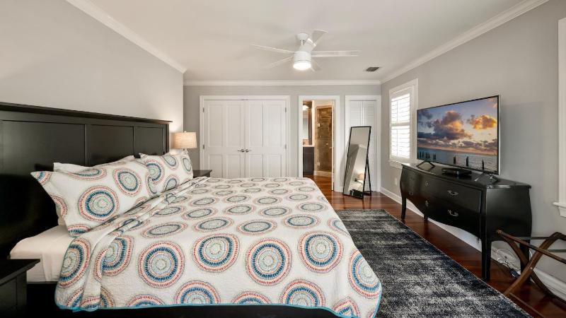 Diamond Girl by Last Key Realty - image 33