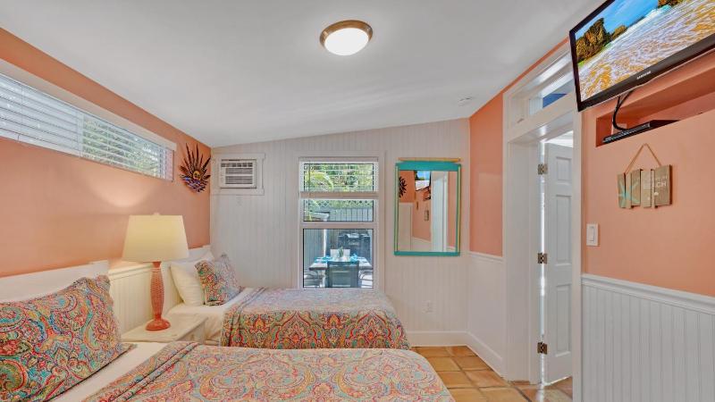 Americana Tropicale by Last Key Realty - image 7