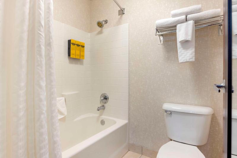 Two Room Suite with Three Queen Beds image 4