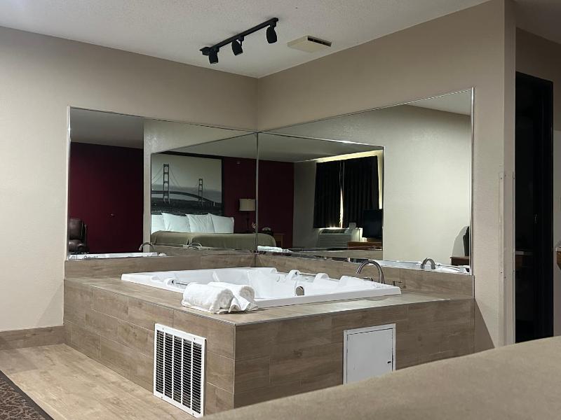 King Studio Suite - Non-Smoking image 4