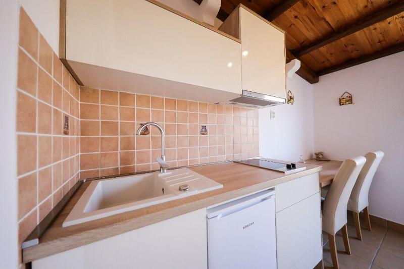 Apartments Vesna - image 13