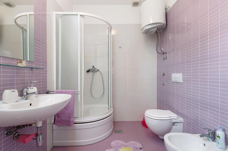 One-Bedroom Apartment image 2
