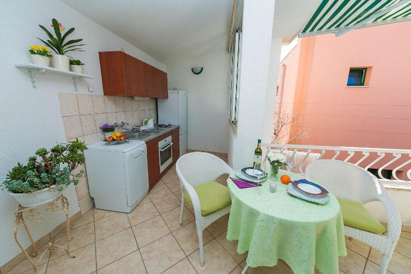 Apartments Palmina - image 9