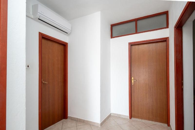 Two-Bedroom Apartment with Terrace and Sea View image 2