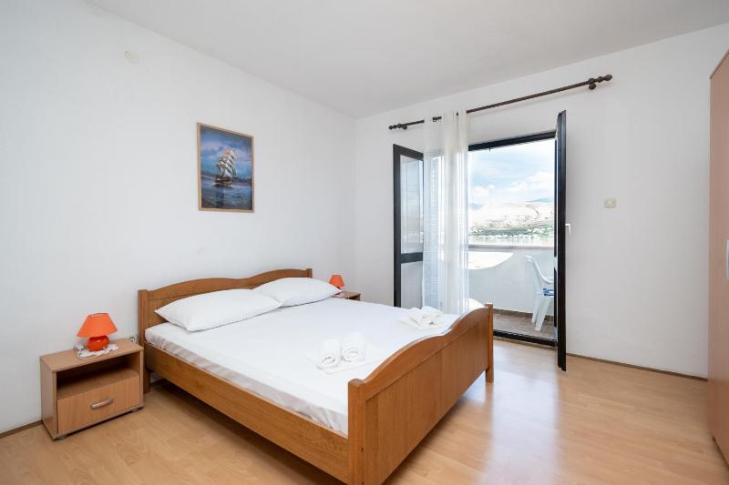 Two-Bedroom Apartment with Terrace and Sea View image 1