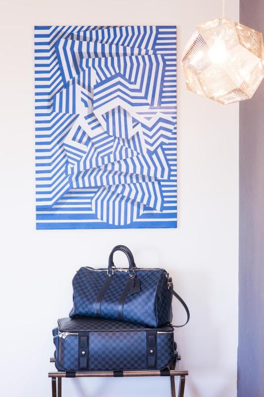 Deluxe Room with City View image 2