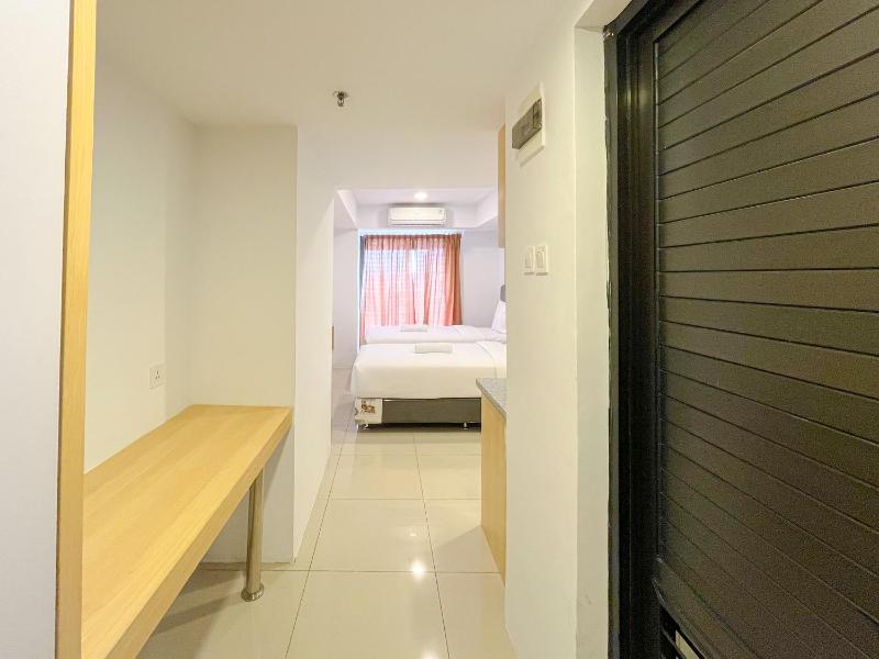 Modern Designed Studio at De Prima Apartment By Travelio - image 4