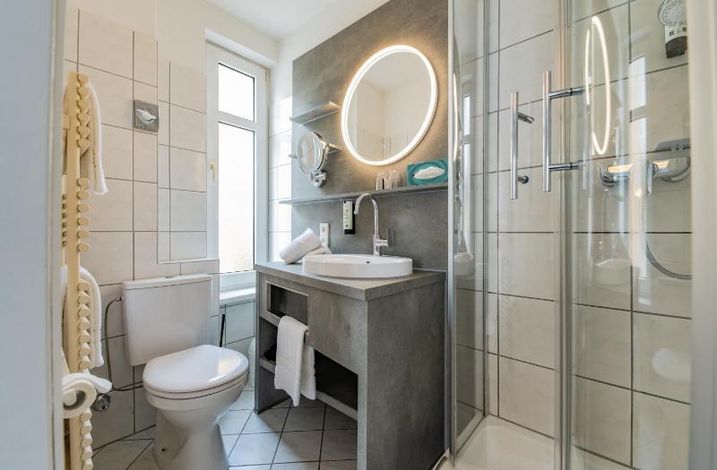 Superior Double Room image 3