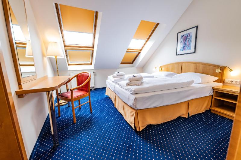 Triple Room image 3