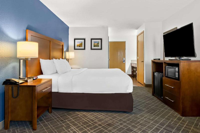 King Room - Non-Smoking image 4