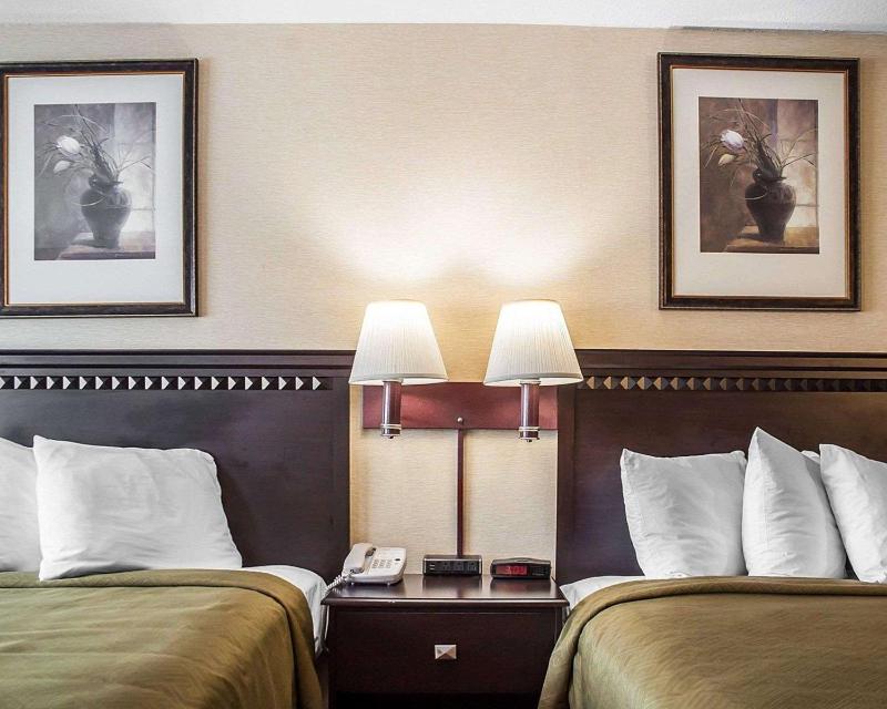 Double Room with Two Double Beds - Non-Smoking image 3