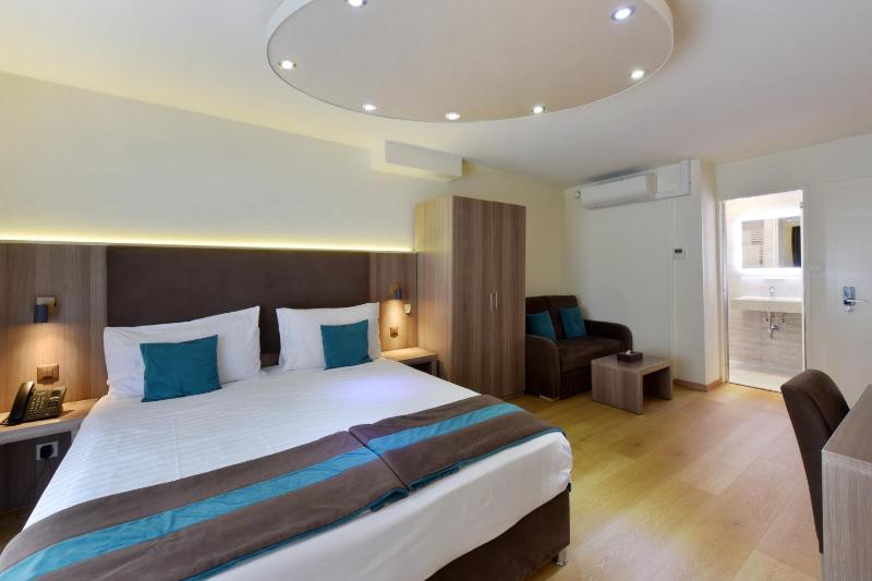 Superior Double or Twin Room image 3