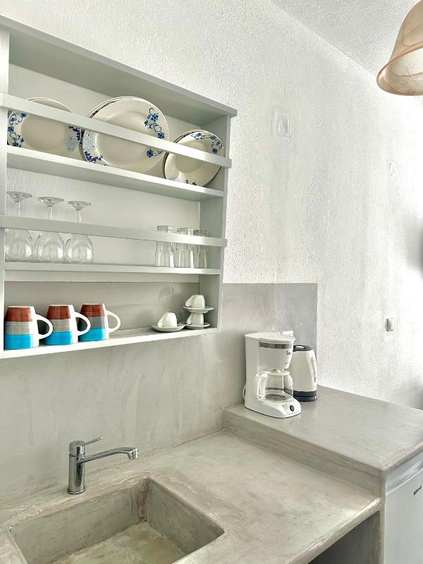 Studio with Sea View (3 Adults) image 4