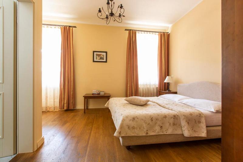 Standard Double Room image 3