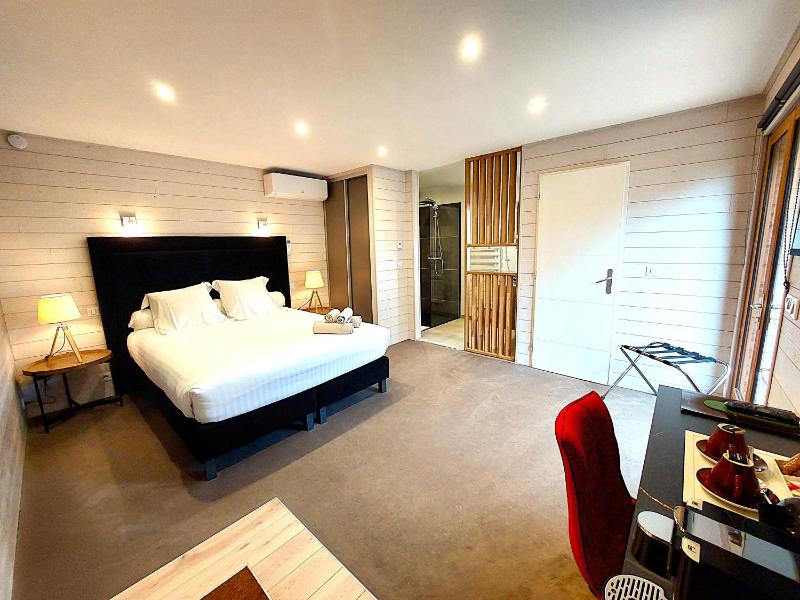 Superior Double Room image 3