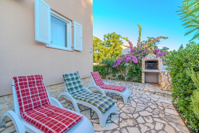 Beki modern ap with garden&grill - image 13