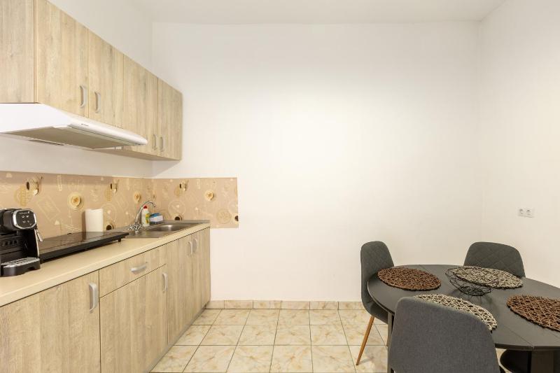 Central Studios - image 11