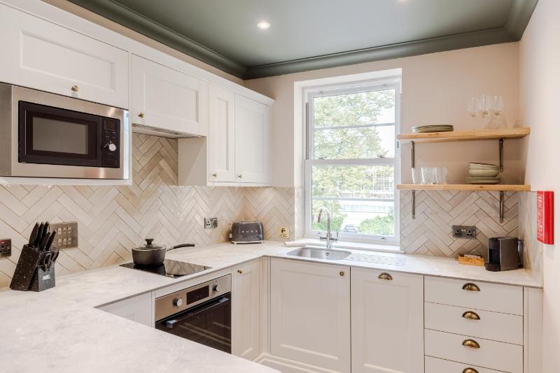 Tyndall's Park  - 1 Bed Apartment - No.3 - image 7