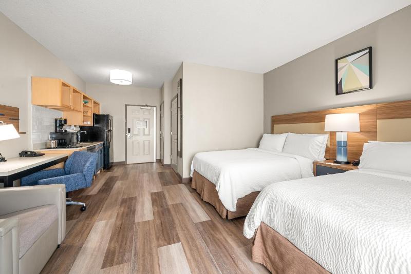 Studio Suite with Two Double Beds image 1
