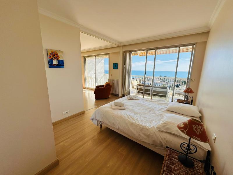 Large light and modern 2 bedroomed apartment in Cannes with Sea Views pool and lovely terrace - 1503 - image 9