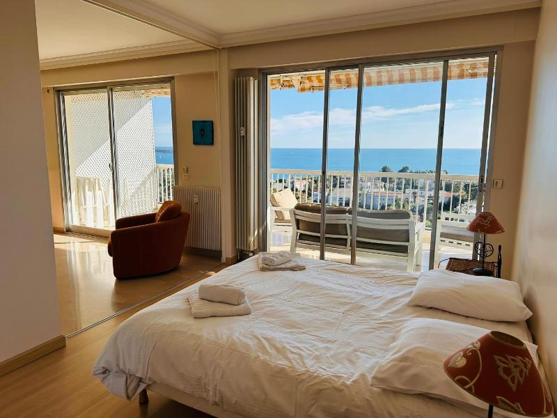 Large light and modern 2 bedroomed apartment in Cannes with Sea Views pool and lovely terrace - 1503 - image 16