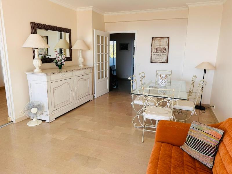 Large light and modern 2 bedroomed apartment in Cannes with Sea Views pool and lovely terrace - 1503 - image 7